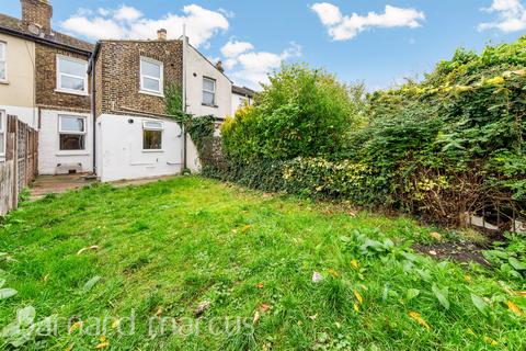 3 bedroom house to rent, Davidson Road, Croydon
