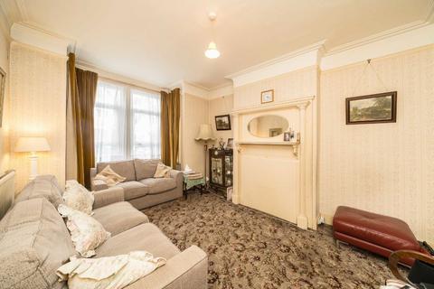 3 bedroom house for sale, Mandrake Road, London SW17