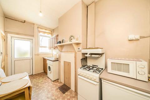 3 bedroom house for sale, Mandrake Road, London SW17