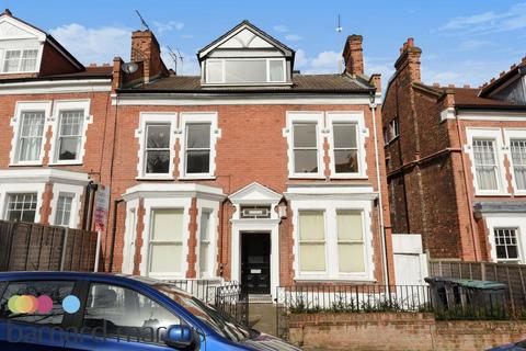 2 bedroom flat to rent, Southwood Avenue, Highgate