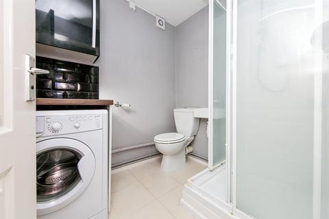 2 bedroom end of terrace house to rent, Belmont Road, Pinewood, Ipswich