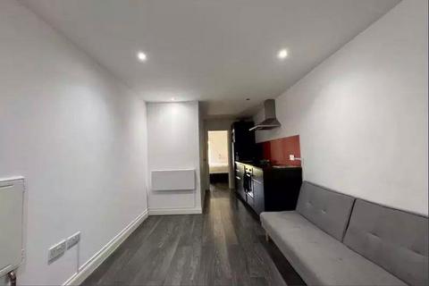5 bedroom semi-detached house to rent, West Road, West Drayton UB7
