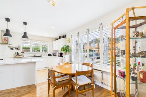 3 bedroom detached house for sale, Thornton Crescent, Wendover
