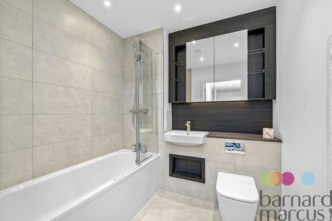 2 bedroom apartment to rent, Moorhen Drive, LONDON