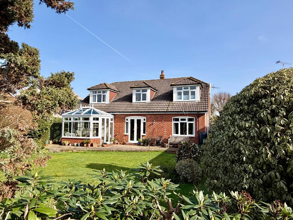 4 Bedroom Detached House