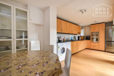 undefined, Huguenot Court, Shoreditch, E1