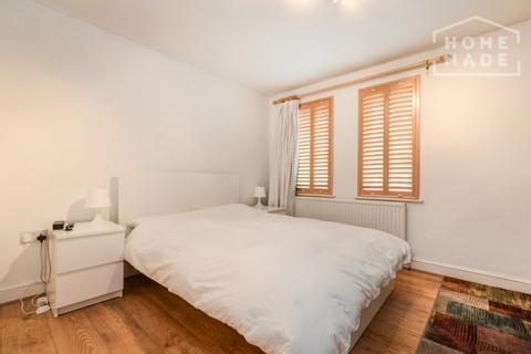 undefined, Huguenot Court, Shoreditch, E1