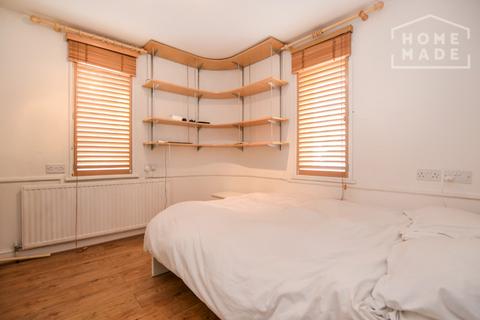 undefined, Huguenot Court, Shoreditch, E1