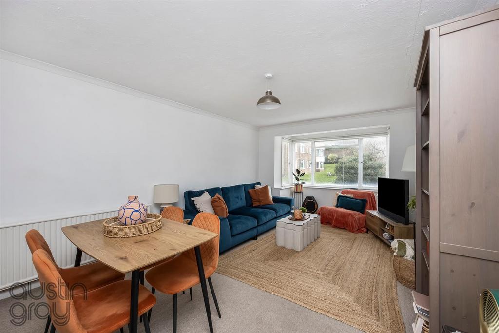 London Road, Kingsmere, Flat 87-006.jpg
