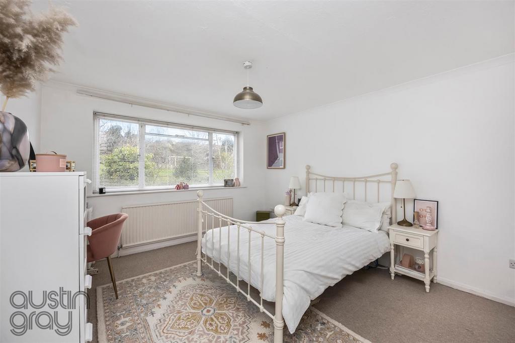 London Road, Kingsmere, Flat 87-001.jpg