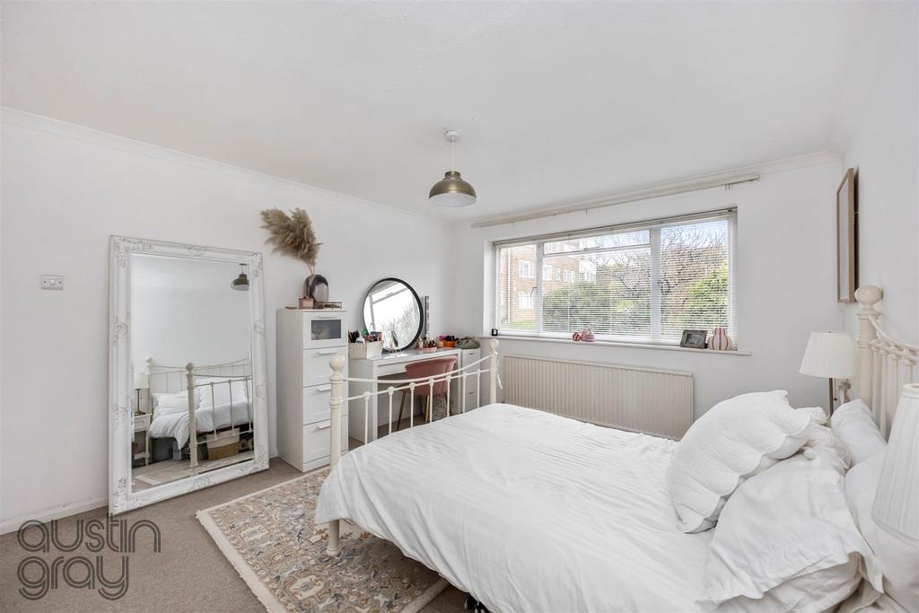 London Road, Kingsmere, Flat 87-003.jpg