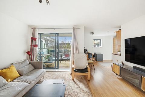 2 bedroom apartment for sale, Heath Place, LONDON E3