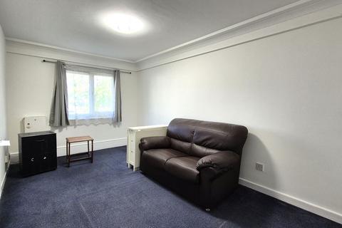 1 bedroom flat to rent, Brookwood Road, Hounslow