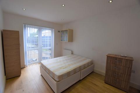 undefined, Queens Avenue, WATFORD