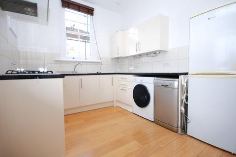 3 bedroom apartment to rent, Cranworth Gardens, London SW9