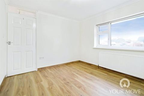 3 bedroom semi-detached house to rent, Leander Drive, Kent DA12
