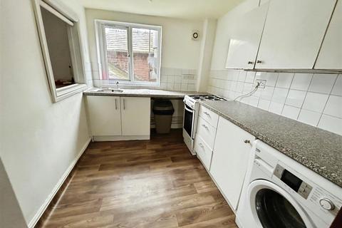 3 bedroom flat to rent, High Street, Congleton