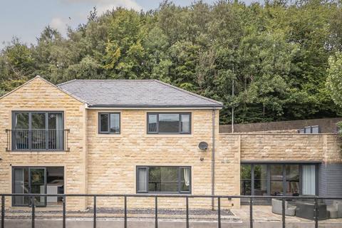 4 bedroom detached house for sale, The Meadows, Sowerby Bridge