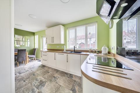 3 bedroom end of terrace house for sale, Streamside, Bristol BS16