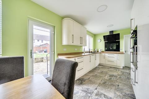 3 bedroom end of terrace house for sale, Streamside, Bristol BS16