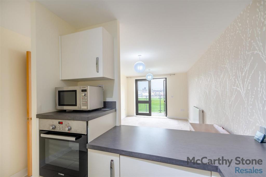 8680404-interior14.jpg