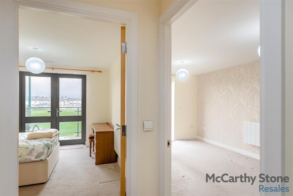 8680404-interior18.jpg