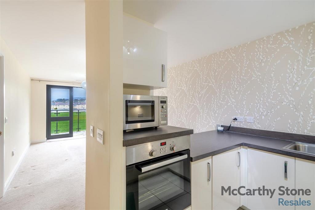 8680404-interior12.jpg