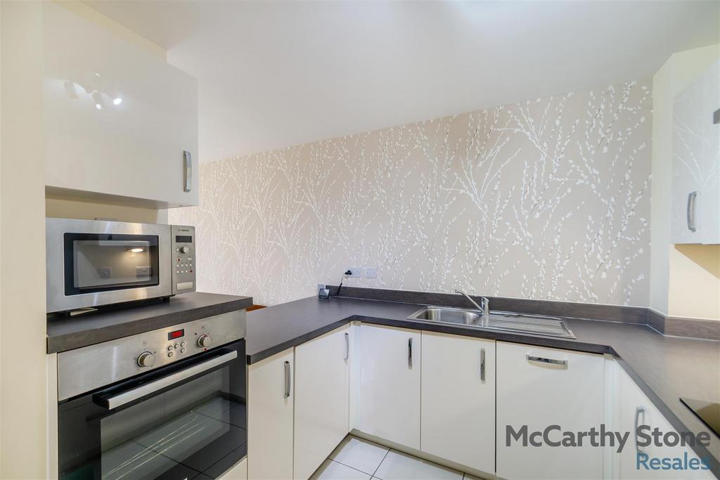 8680404-interior13.jpg