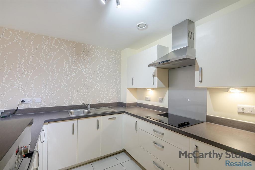 8680404-interior11.jpg