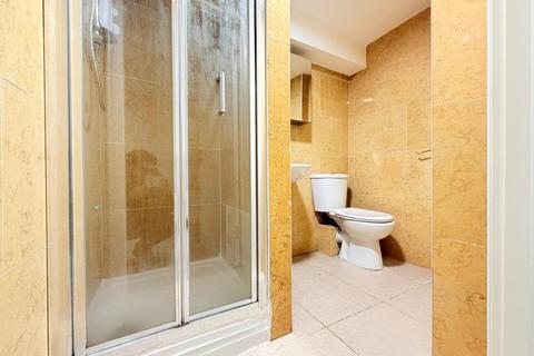 Studio to rent, Harvey Mews London N8