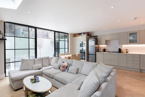 undefined, Fulham Palace Road, London, SW6