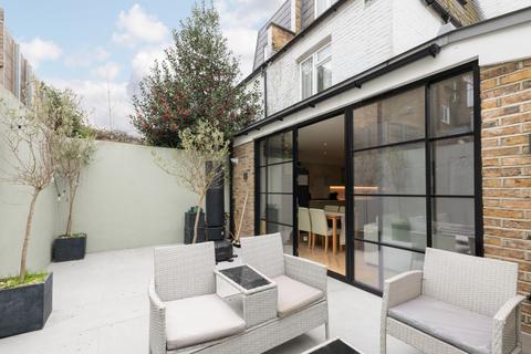undefined, Fulham Palace Road, London, SW6