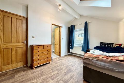 2 bedroom end of terrace house for sale, Wessenden Head Road, Meltham HD9