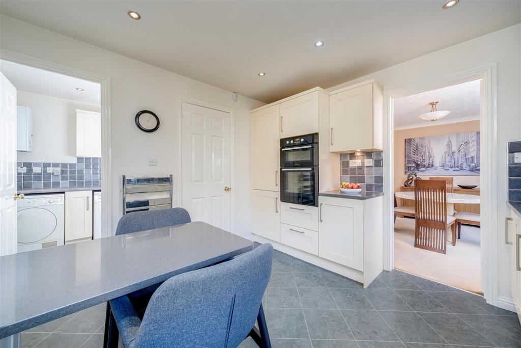 32 Gleneagles Way-10.jpg