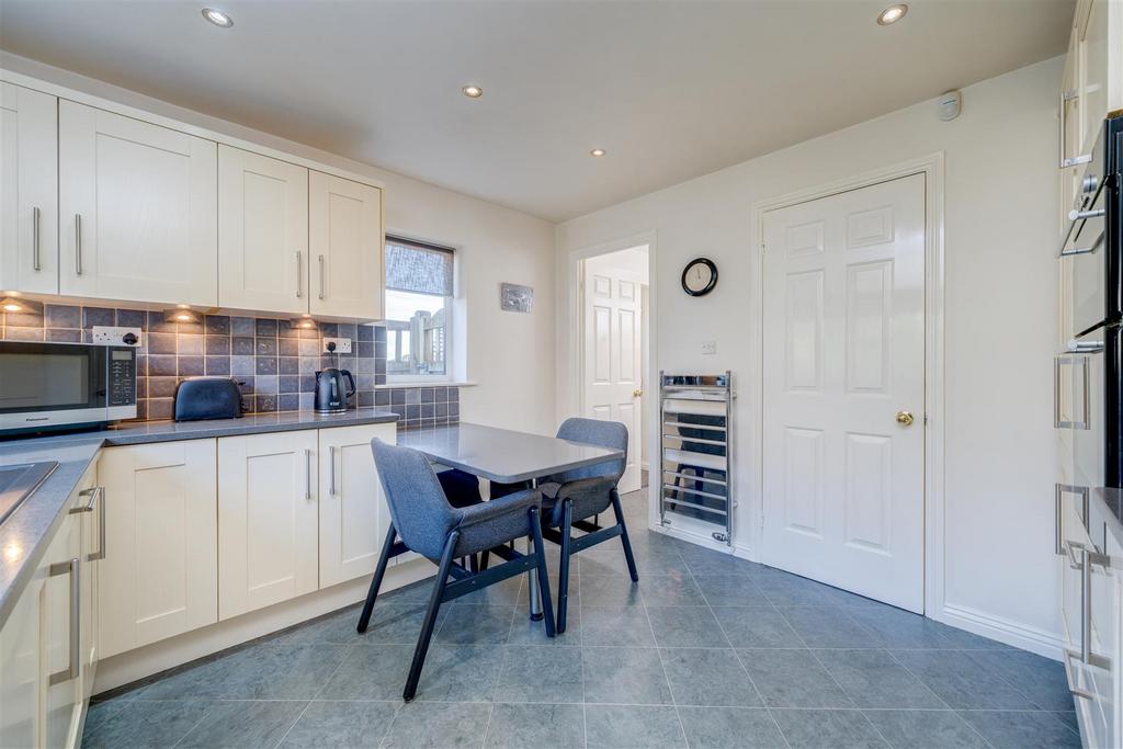 32 Gleneagles Way-9.jpg