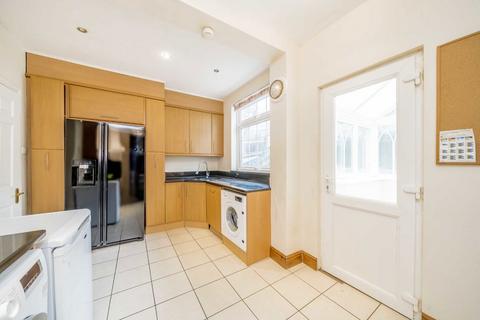 5 bedroom semi-detached house to rent, Valleyfield Road, London SW16