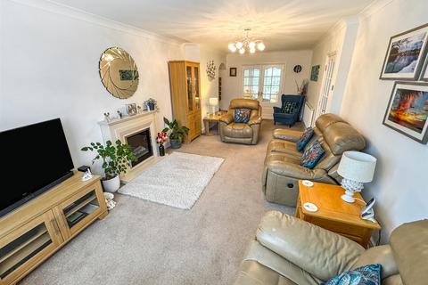 3 bedroom semi-detached house for sale, Woodlands Avenue, Corby NN17