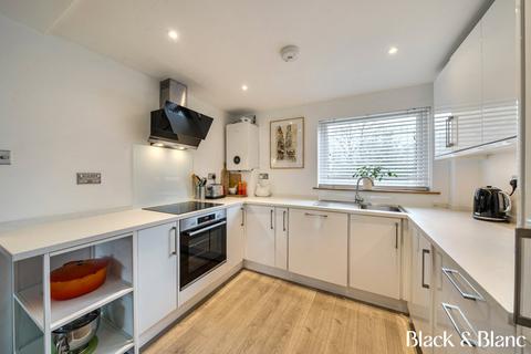 2 bedroom apartment for sale, Brackley Road, Beckenham, BR3