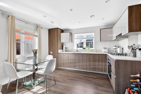 2 bedroom flat for sale, Wokingham RG40