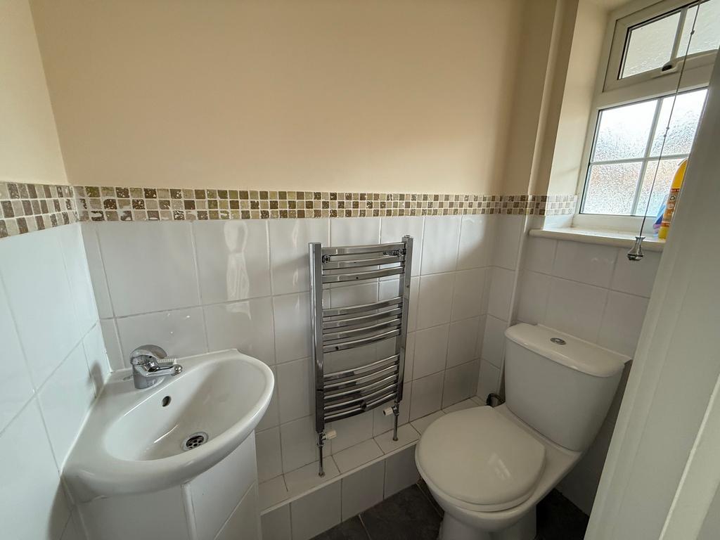 Cloakroom/wc