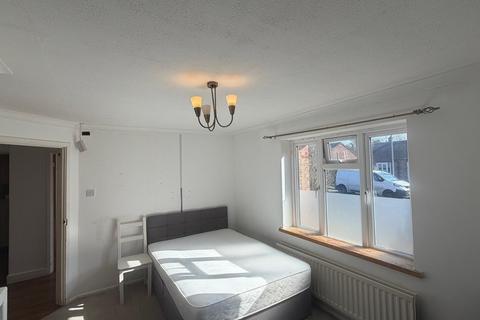 undefined, Sandycroft Road, AMERSHAM