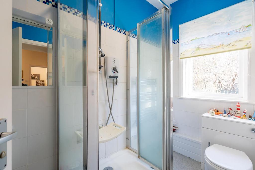 Shower Room.jpg