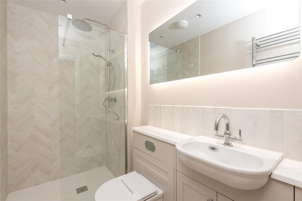 En-Suite 2