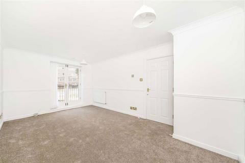 2 bedroom flat to rent, Island Row, London E14