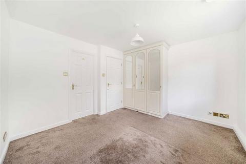 2 bedroom flat to rent, Island Row, London E14