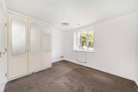 2 bedroom flat to rent, Island Row, London E14
