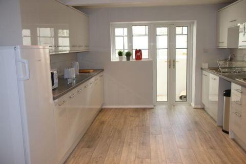 1 bedroom in a house share to rent, Vicarage Road, WATFORD