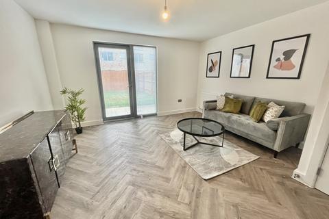 3 bedroom house to rent, Meadow Lane, NOTTINGHAM