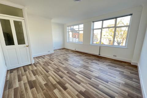 3 bedroom maisonette to rent, Station Road, LONDON