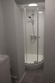 1 bedroom in a house share to rent, Vicarage Road, WATFORD